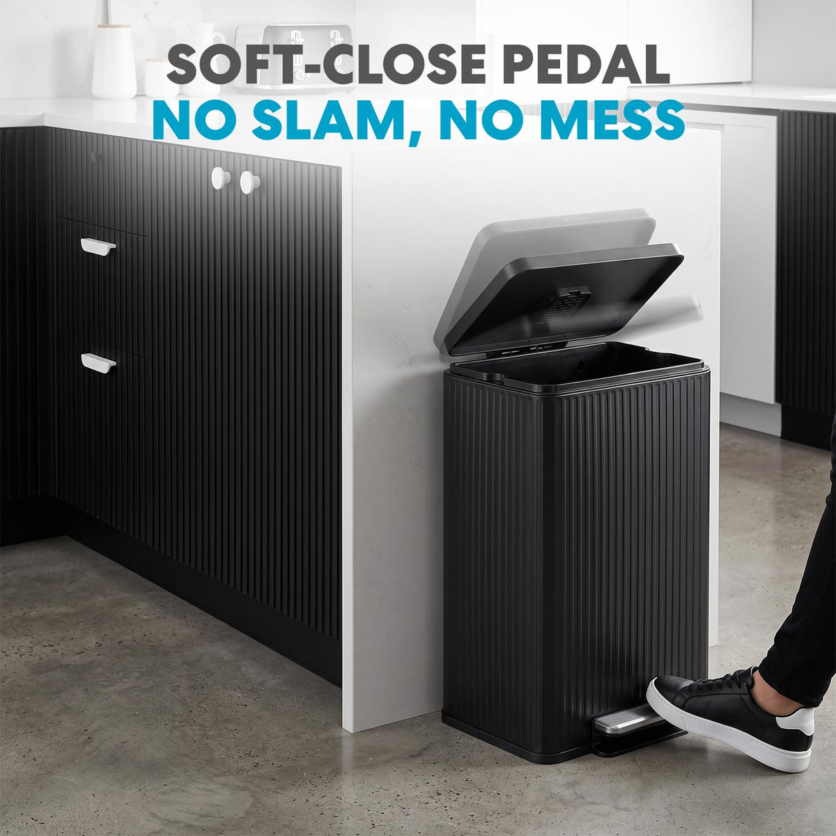 SIMPLI-MAGIC 13 Gallon/50 Liter Black Trash Can Fluted Edge
