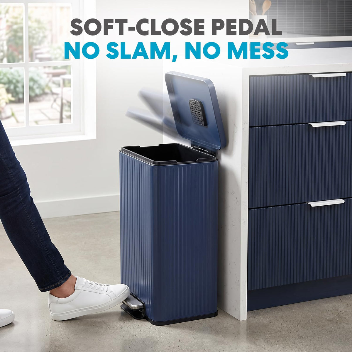 SIMPLI-MAGIC 13 Gallon/50 Liter Blue Trash Can Fluted Edge